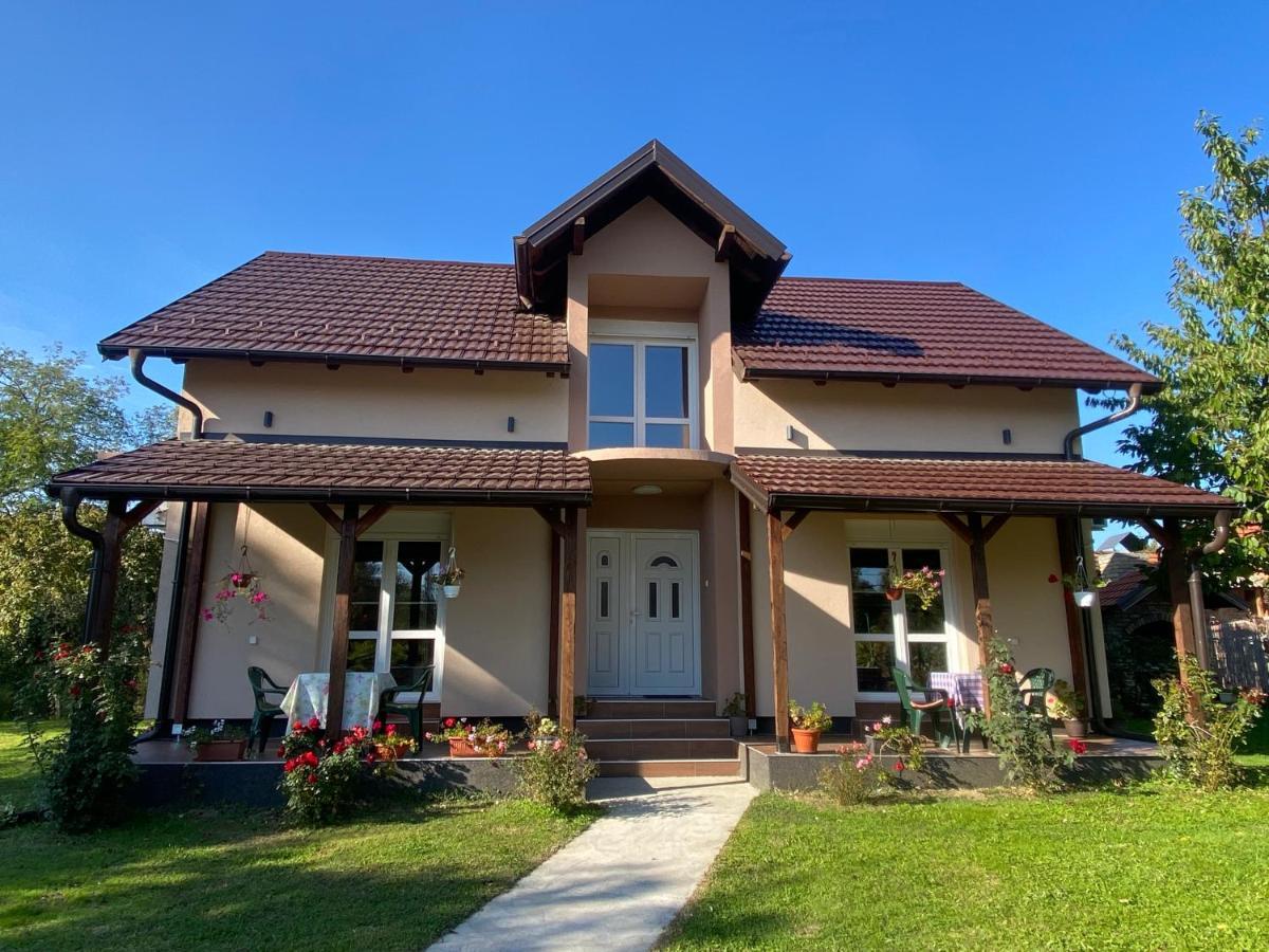 Kod Cika Brke Vrdnik Exterior foto